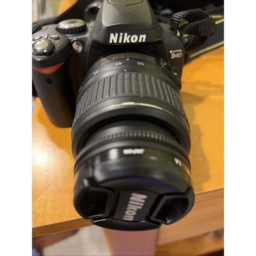 Nikon DX D40 10.2MP Digital SLR Camera Kit 18-55mm & 55-200mm Lenses Black Case